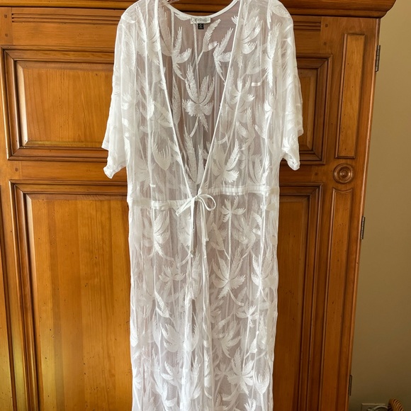 Coverup - Picture 1 of 2